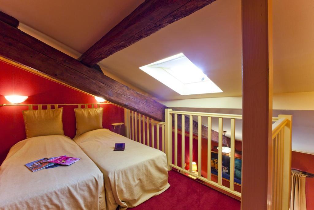 Hotel Le Domaine De La Colombiere Moissieu-sur-Dolon Zimmer foto